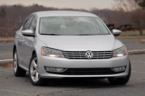 2012 Volkswagen Passat 2.5L SEL Premium